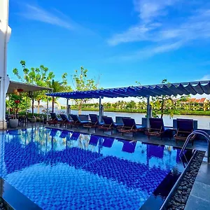 Riverside White House Boutique Hotel